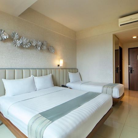 Solaris Hotel Маланг Екстериор снимка