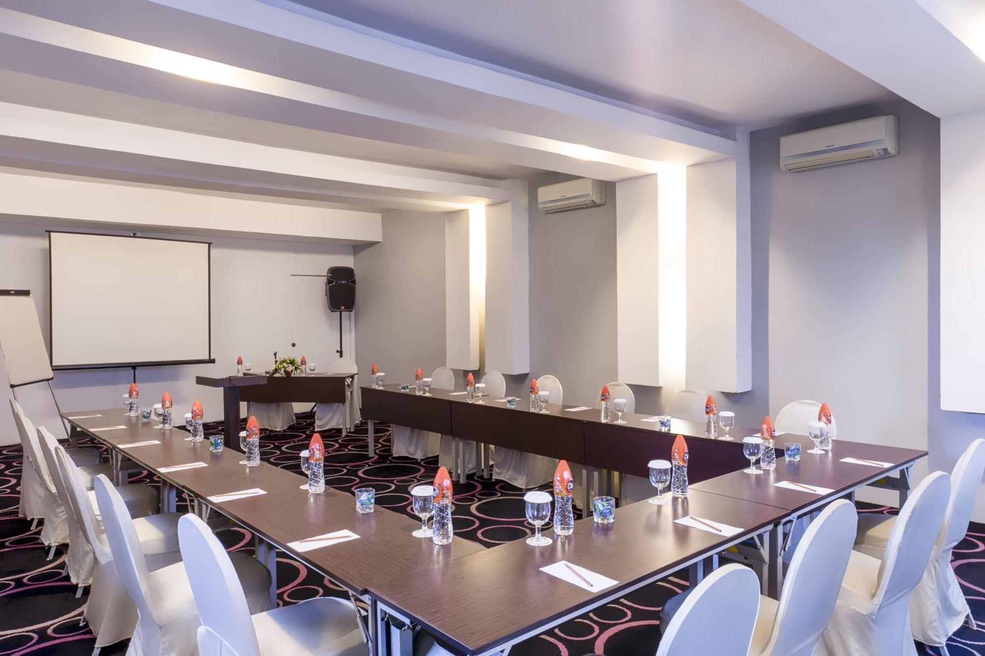 Solaris Hotel Маланг Екстериор снимка