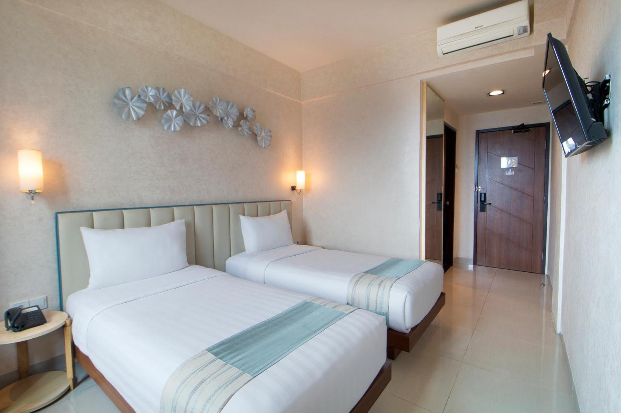 Solaris Hotel Маланг Екстериор снимка