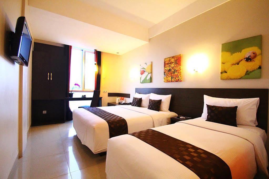 Solaris Hotel Маланг Екстериор снимка